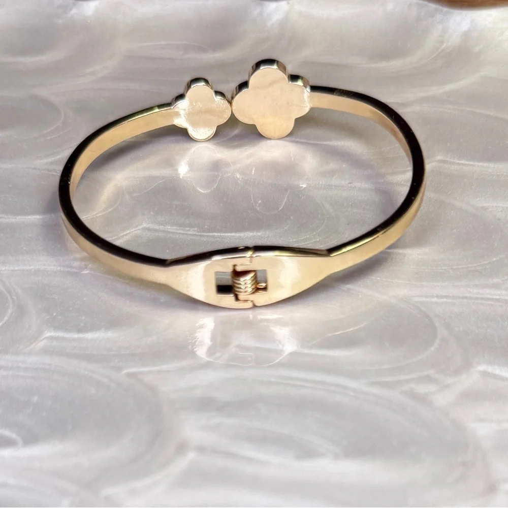 Atterri Gold Clover Cuff Bracelet | CZ & Mother-of-Pearl | NWT - Picture 3 of 5